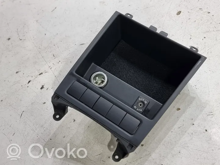 Volkswagen Jetta VI Daiktadėžė centrinės konsolės 5C7857925