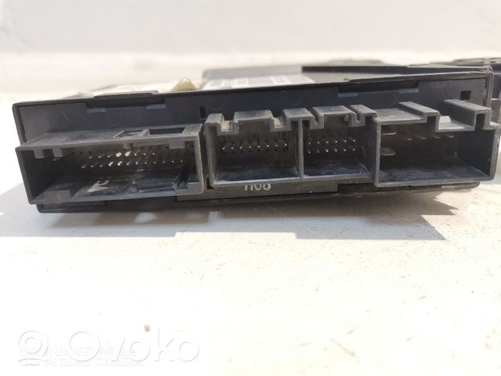 Audi A4 S4 B6 8E 8H Motorino alzacristalli della portiera anteriore 105842103