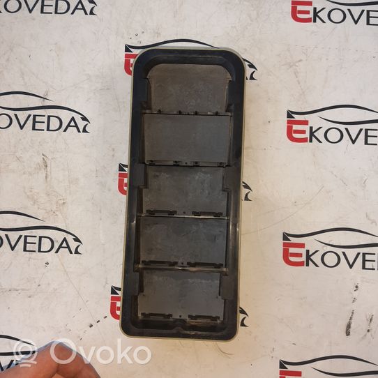 Volvo XC60 Quarter panel pressure vent 8623444