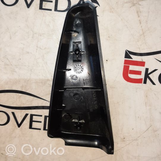 Volvo XC60 Altro elemento di rivestimento della portiera posteriore 8635397