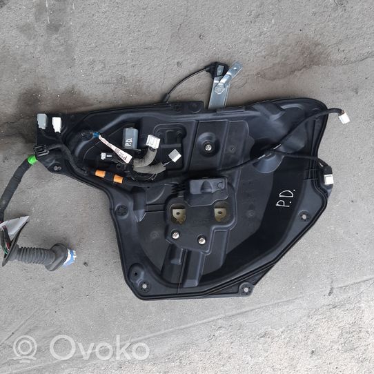 Mazda 3 III Alzacristalli della portiera anteriore con motorino BHN95897X