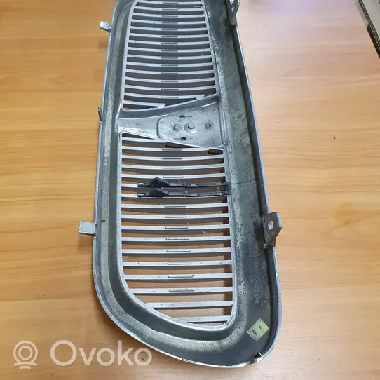 Rover 75 Griglia superiore del radiatore paraurti anteriore 102260