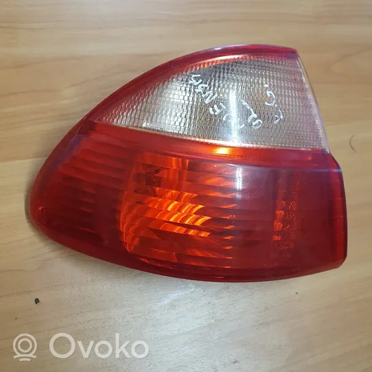 Toyota Avensis T220 Lampa tylna 034NAI