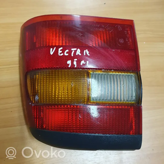 Opel Vectra A Feux arrière / postérieurs 394244