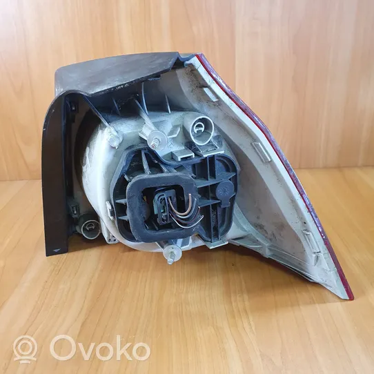 Volkswagen Golf V Lampa tylna 1K6945095E