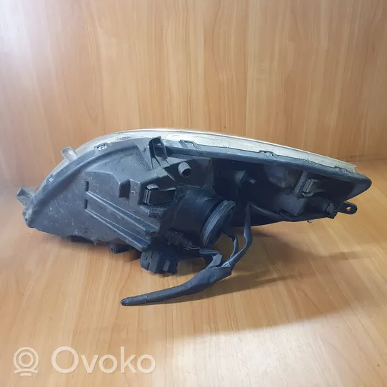 Toyota Yaris Lampa przednia 811500D120