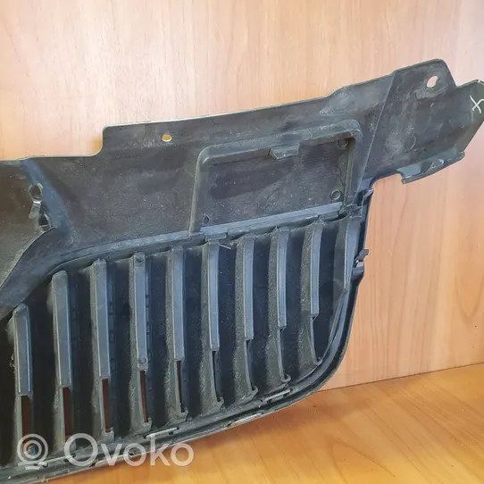 Skoda Fabia Mk2 (5J) Atrapa chłodnicy / Grill 5J0853124