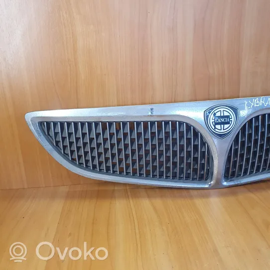 Lancia Lybra Grille calandre supérieure de pare-chocs avant 46557286