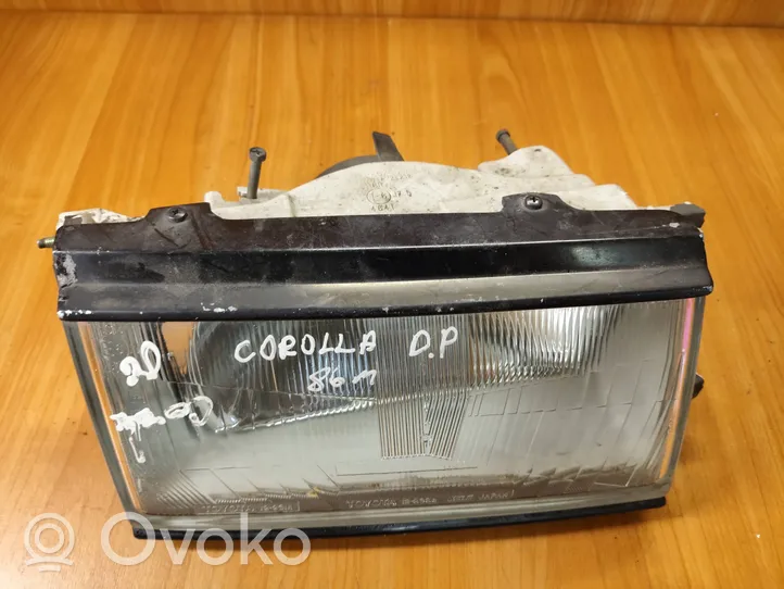 Toyota Corolla E80 Headlight/headlamp 11074135