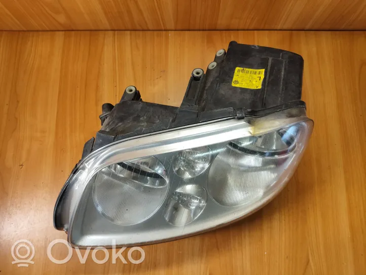 Volkswagen Touran I Lampa przednia 1T0941005M