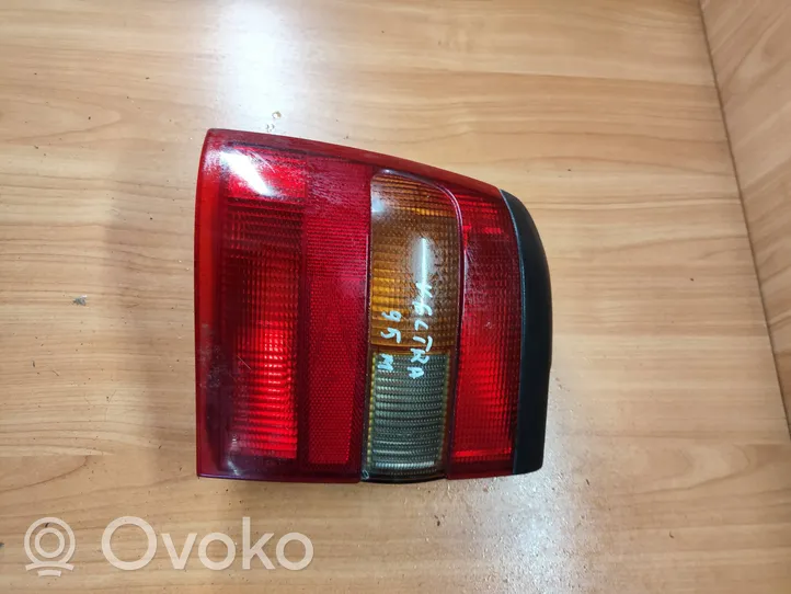 Opel Vectra A Lampa tylna 394245