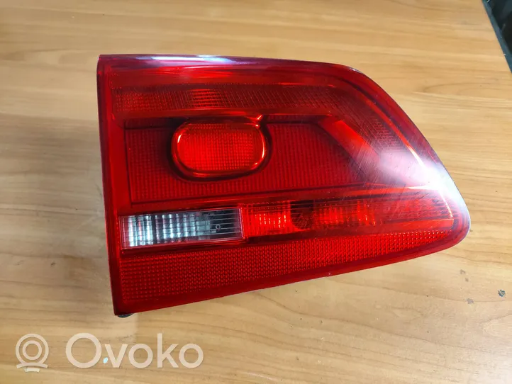 Volkswagen Touran II Tailgate rear/tail lights 176443