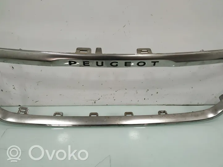 Peugeot 5008 II Atrapa chłodnicy / Grill 9816441277