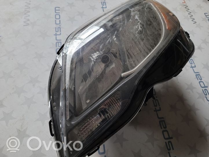 Mercedes-Benz GLK (X204) Lampa przednia A2048201339