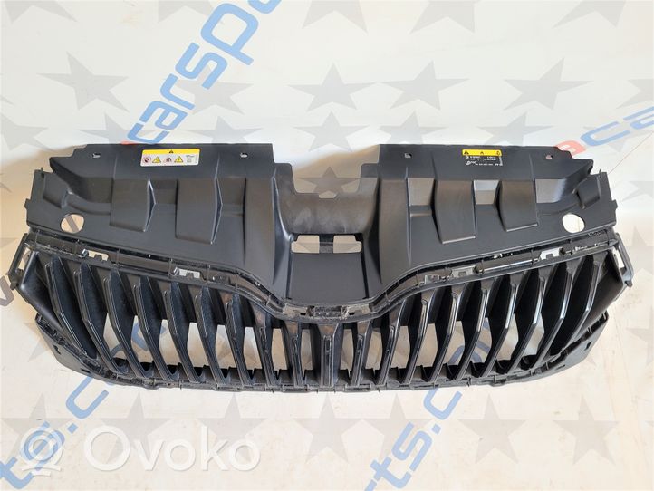 Skoda Fabia Mk3 (NJ) Etupuskurin ylempi jäähdytinsäleikkö 6V0853653C