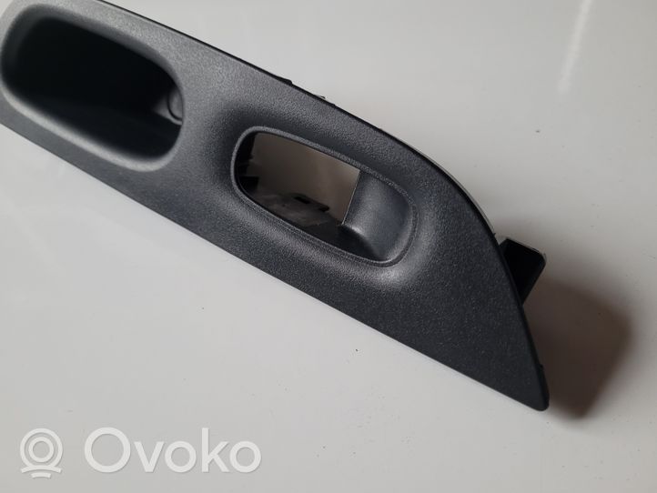 Nissan Rogue Rivestimento pulsantiera finestrino della portiera posteriore 829604BA0A