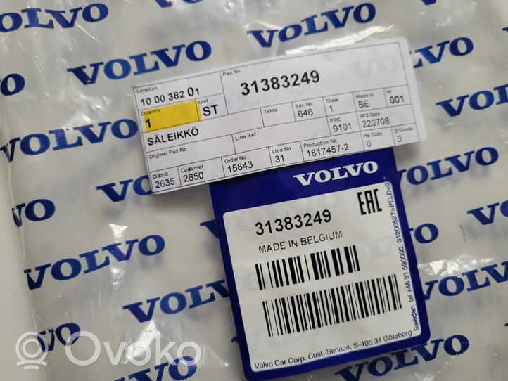 Volvo S90, V90 Etusumuvalon ritilä 31383249