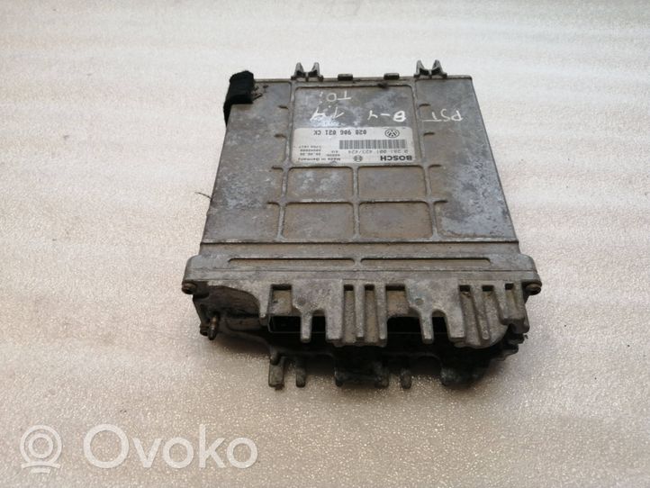 Volkswagen PASSAT B4 Calculateur moteur ECU 028906021CK