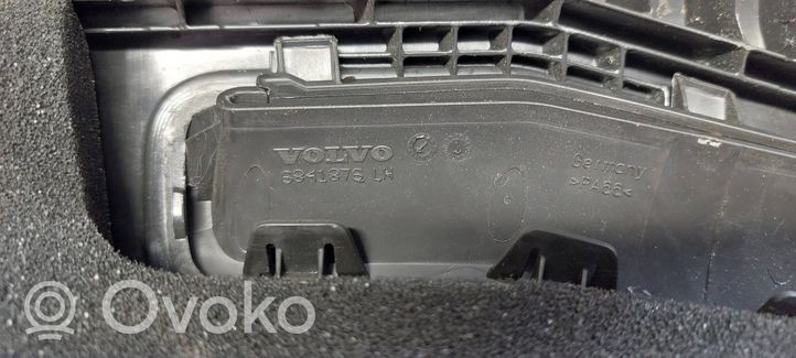 Volvo C30 B-pilarin verhoilu (yläosa) 6841876