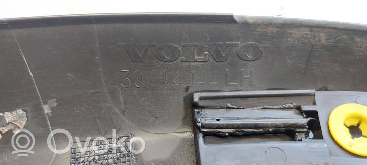 Volvo C30 Moulure, baguette/bande protectrice d'aile 30744044