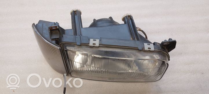 Volkswagen PASSAT B3 Lampa przednia 13348000