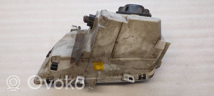 Volkswagen Sharan Lampa przednia 0301048302