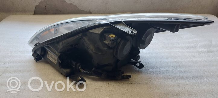 Ford Focus Lampa przednia 8M5113W029DD