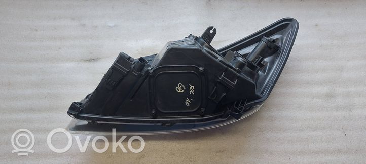 Ford Focus Lampa przednia 8M5113W029DD