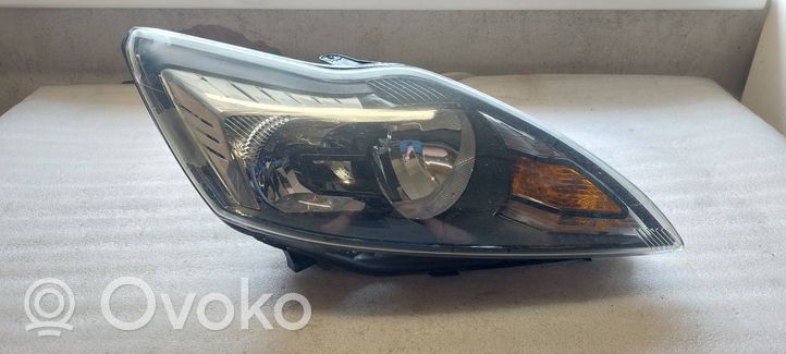 Ford Focus Lampa przednia 8M5113W029DD