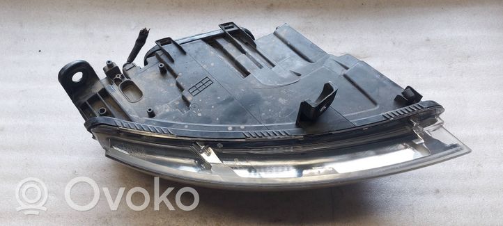 Audi A6 S6 C6 4F Lampa przednia 4F0941003C