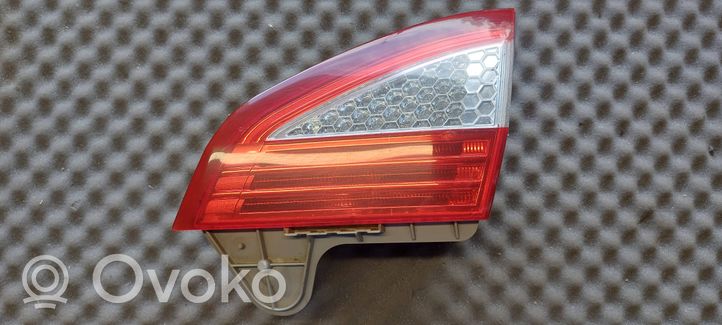 Ford Mondeo MK IV Lampy tylnej klapy bagażnika 7S7113A602A