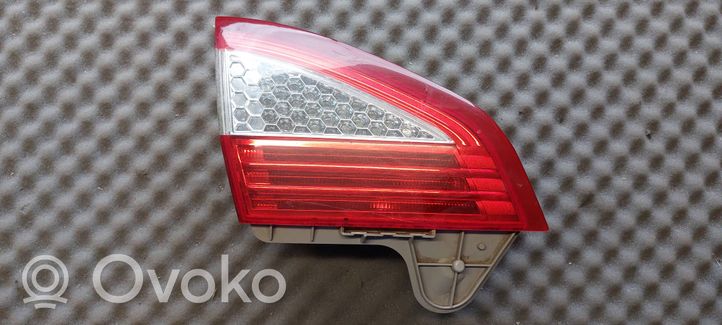 Ford Mondeo MK IV Luci posteriori del portellone del bagagliaio 7S7113A603A