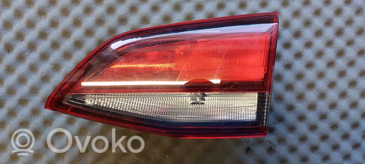 Opel Astra K Lampy tylnej klapy bagażnika 13427513