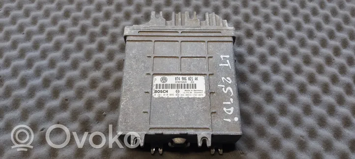 Volkswagen II LT Calculateur moteur ECU 074906021AK