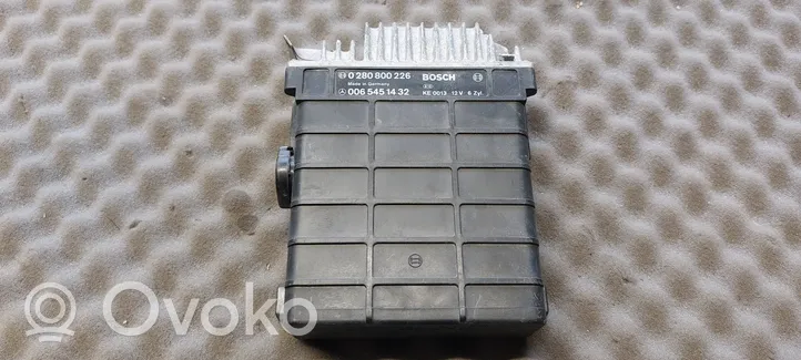 Mercedes-Benz E W124 Sterownik / Moduł ECU 0065451432