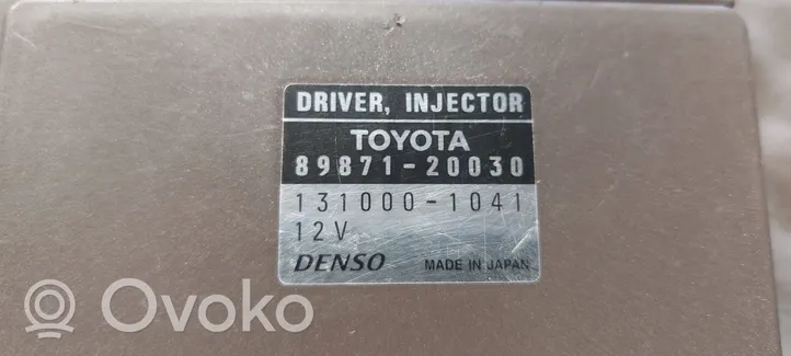Toyota Avensis T220 Unité / module de commande d'injection de carburant 8987120030