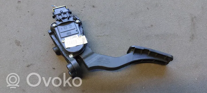 Hyundai i30 Accelerator throttle pedal 327002H300