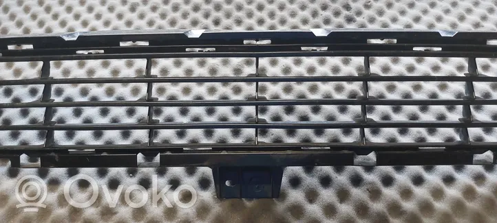 Toyota Auris E180 Grille inférieure de pare-chocs avant 5311202670