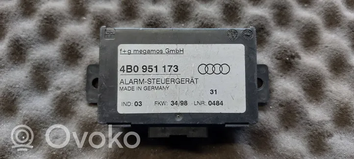 Audi A6 S6 C5 4B Boîtier module alarme 4B0951173