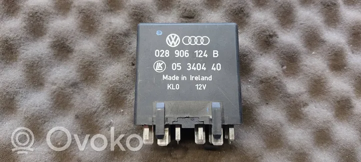 Volkswagen Golf III Glow plug pre-heat relay 028906124B