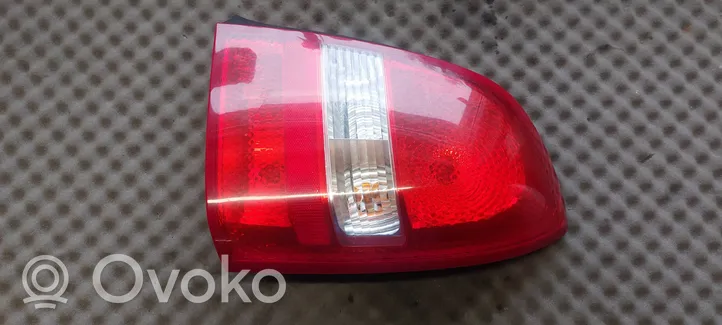 Nissan Primera Luci posteriori 89025237