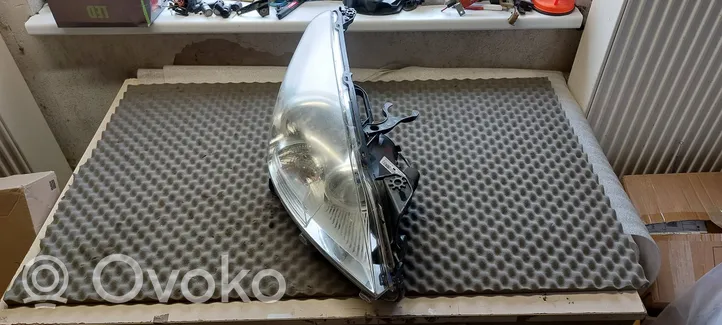 Peugeot 3008 I Lampa przednia 9685472680