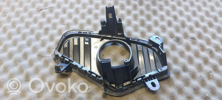 Toyota RAV 4 (XA50) Pretmiglas luktura dekoratīvais režģis 5212842190