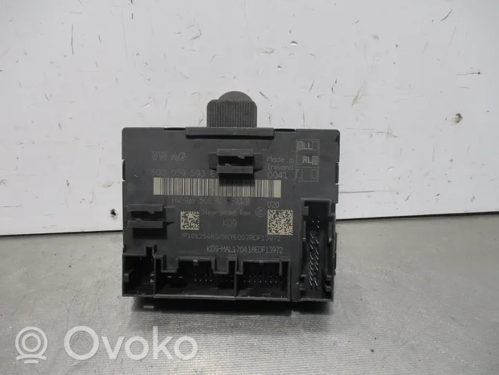 Audi A3 S3 8V Oven keskuslukituksen ohjausyksikön moduuli 5Q0959593E