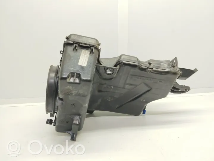 Skoda Kamiq Kita variklio detalė 2Q0131877G