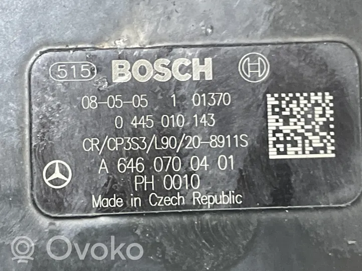 Mercedes-Benz C W203 Bomba de alta presión de inyección de combustible 0445010143