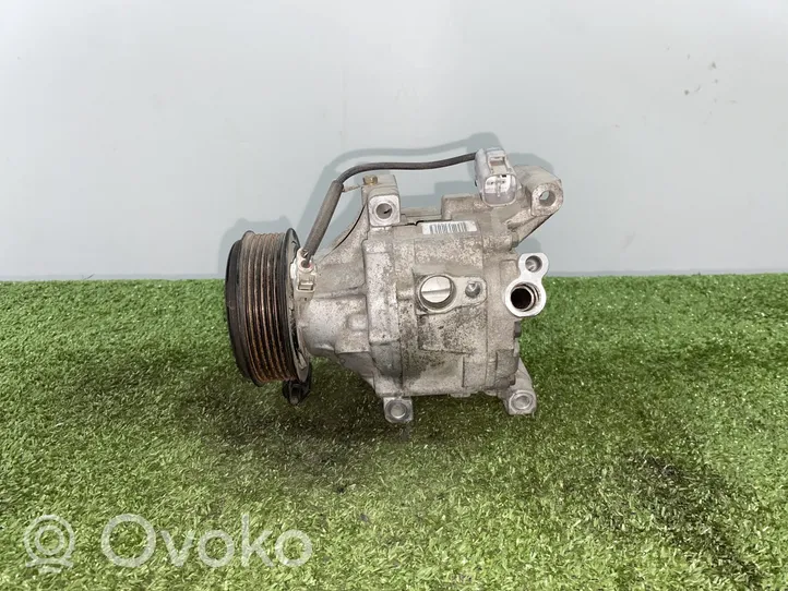 Toyota Corolla E110 Ilmastointilaitteen kompressorin pumppu (A/C) 447220-6364