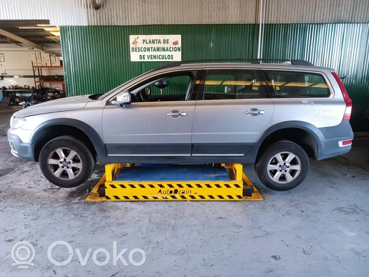 Volvo XC70 Nadkole przednie 159839