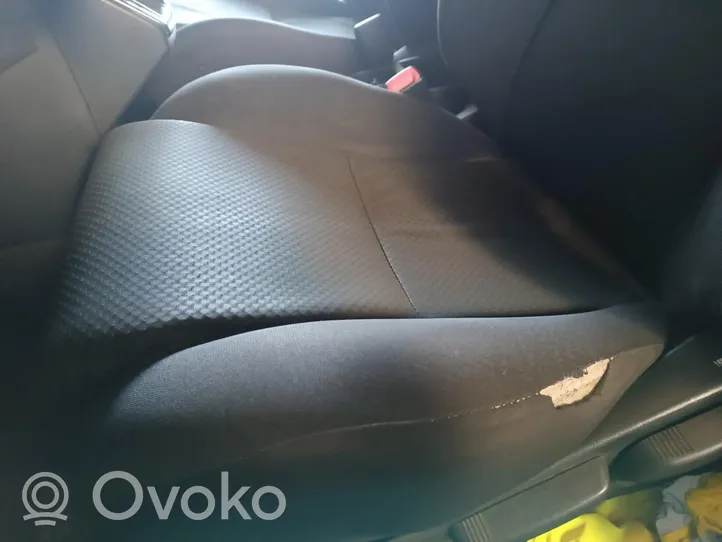 Toyota Corolla Verso AR10 Priekinė vairuotojo sėdynė 