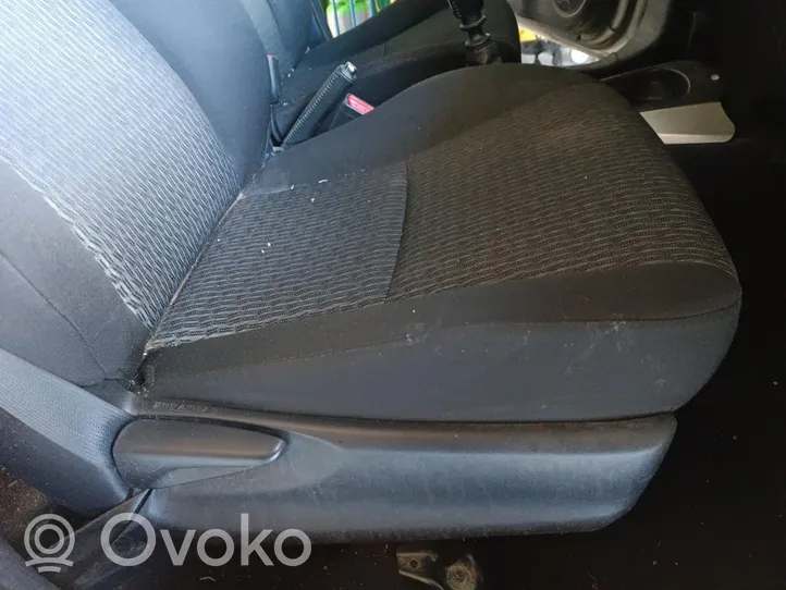 Toyota Yaris Priekinė keleivio sėdynė 